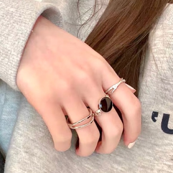 Three Rhinestones Black Enamel Open End Rings Set - Picture 5 of 8